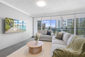 The Peninsula - Modern Beach Front 2BDR with Parking, Pool & Tennis